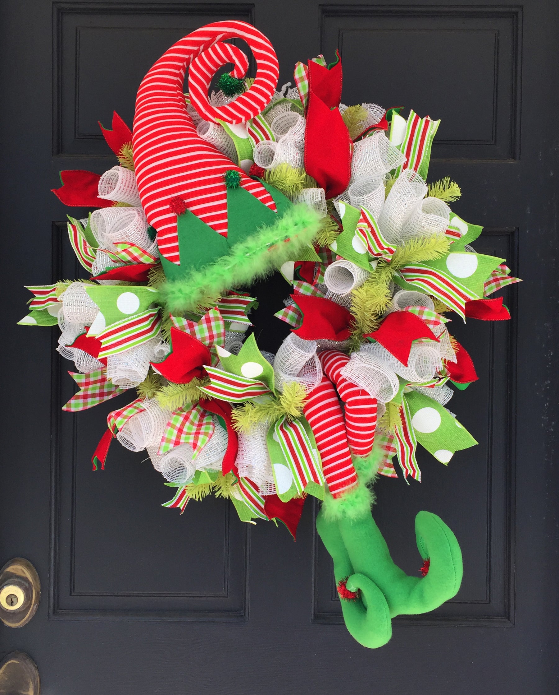 2016 Elf with Striped Hat & Legs Wreath Tutorial