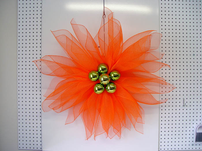 Deco Poly Mesh Flower Tutorial Using 21" Deco Poly Mesh and Pencil Ties with Balls