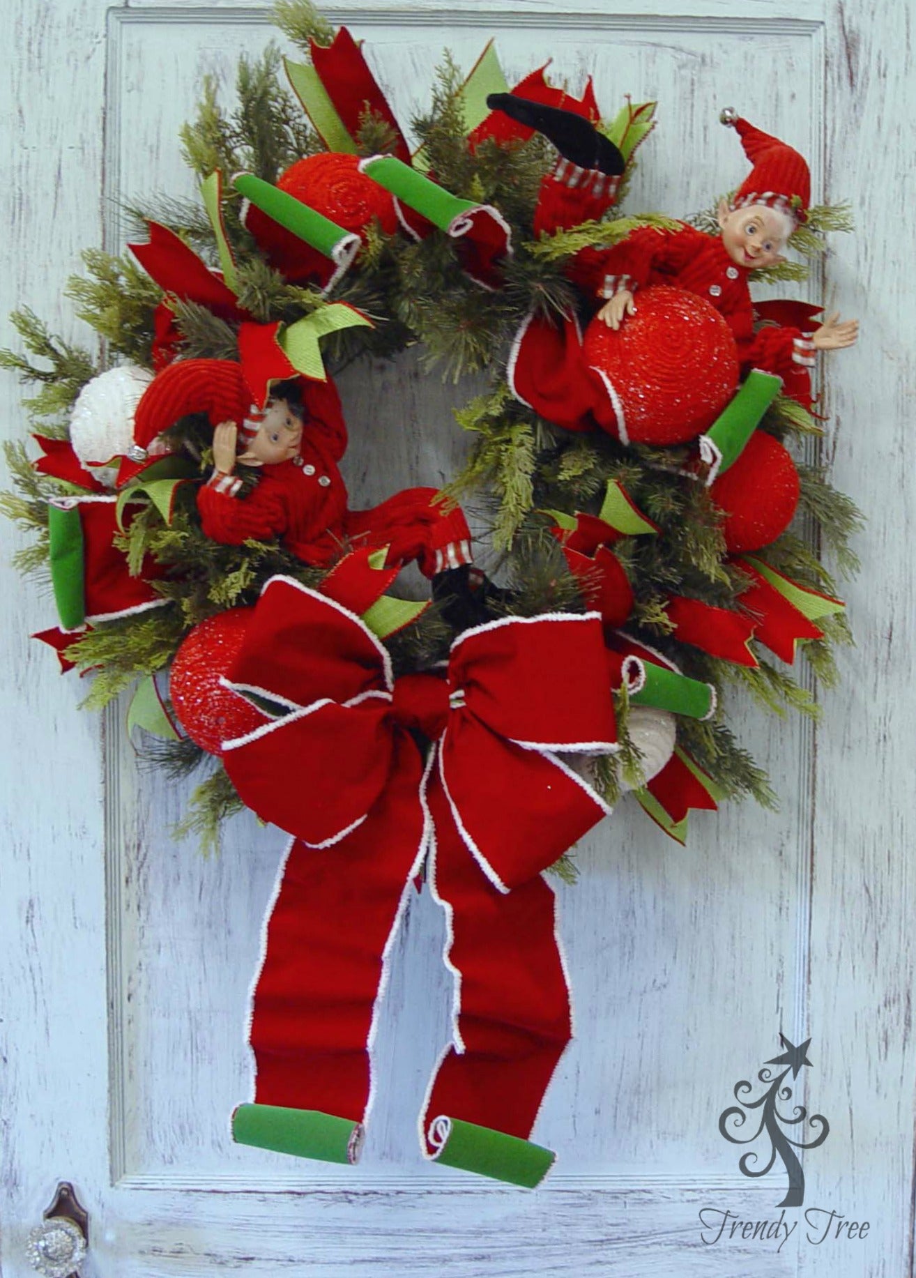 Decorate a RAZ Cedar & Pine Wreath for Christmas
