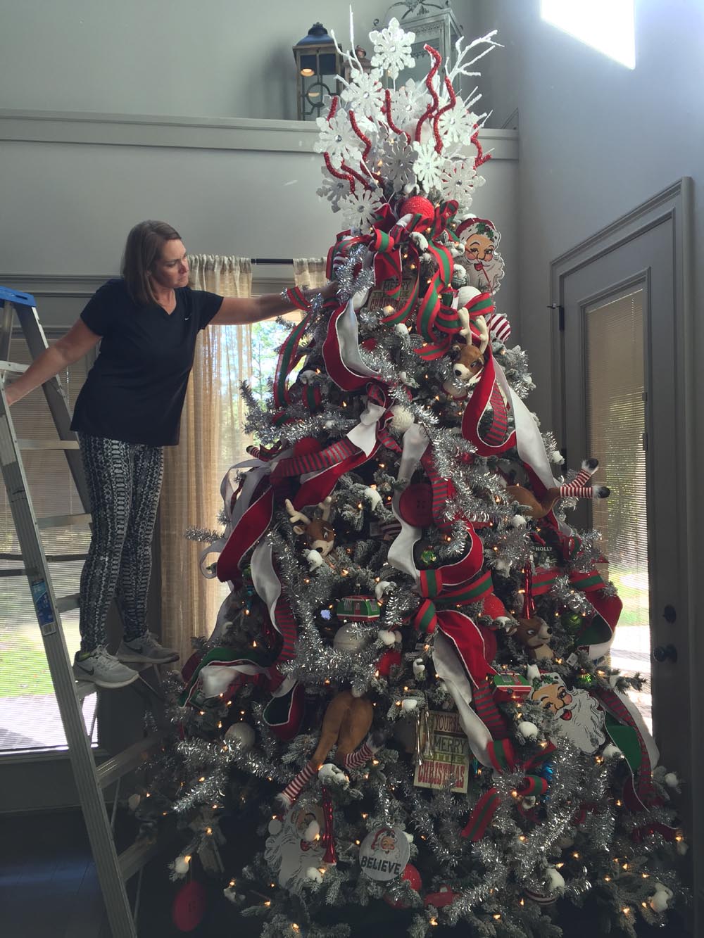 Decorating Carrie's House 2016 - Living Area Tree